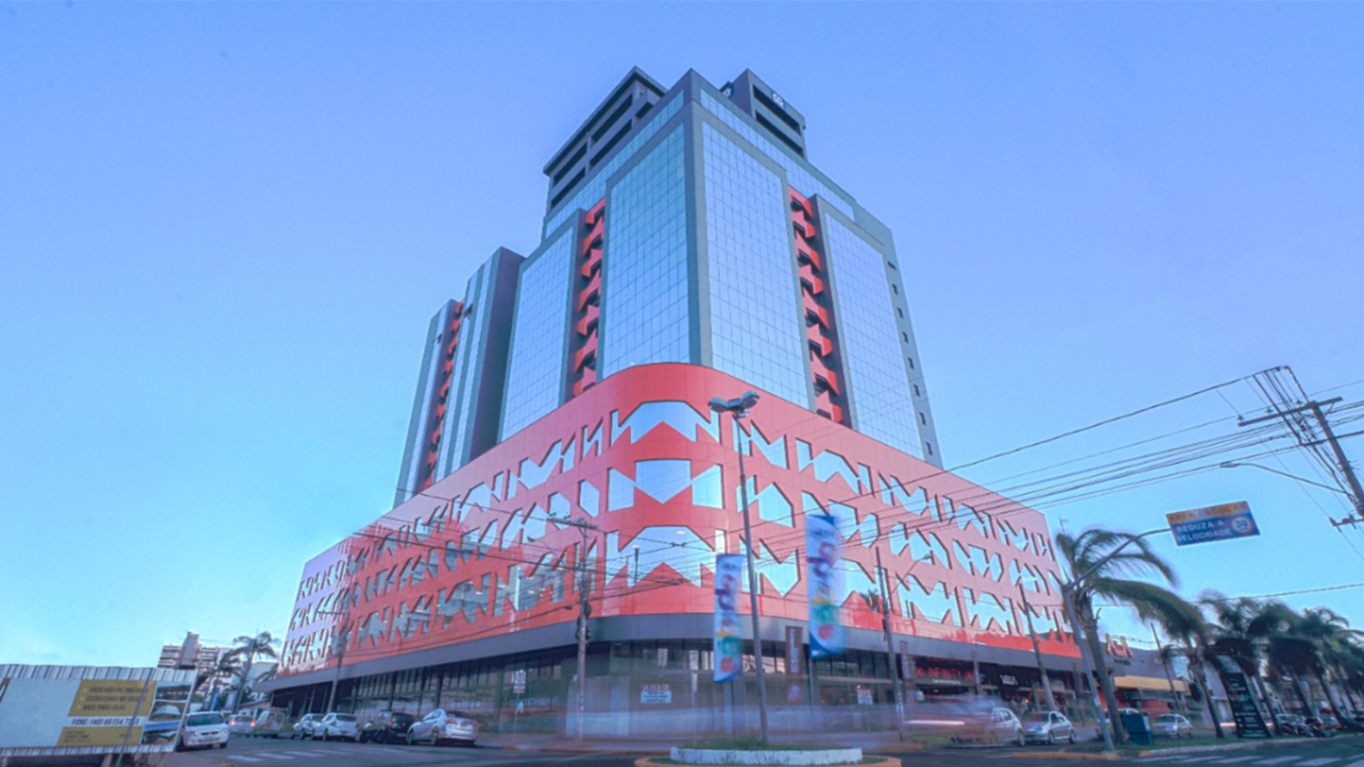 Edifício comercial Infinity Business & Shopping