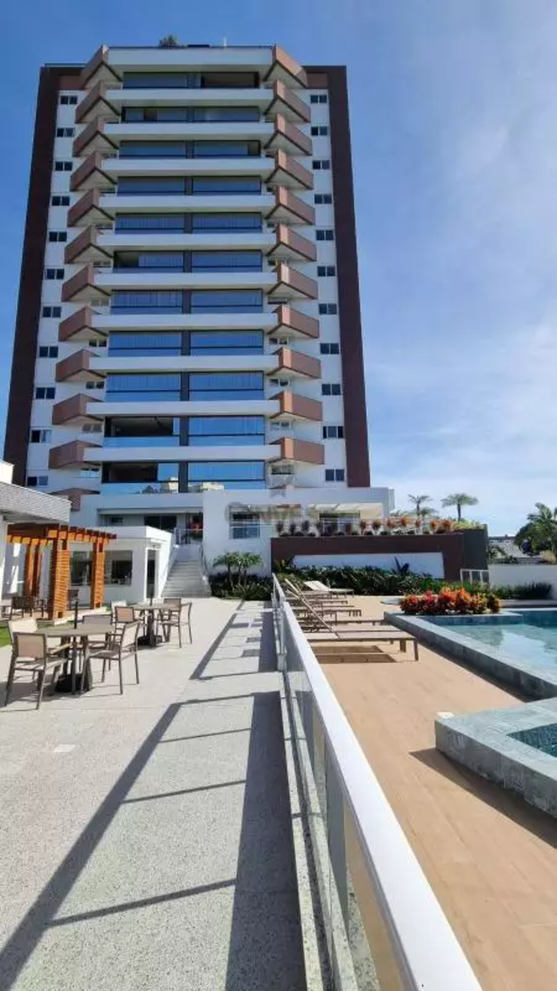 Condomínio residencial com área de lazer